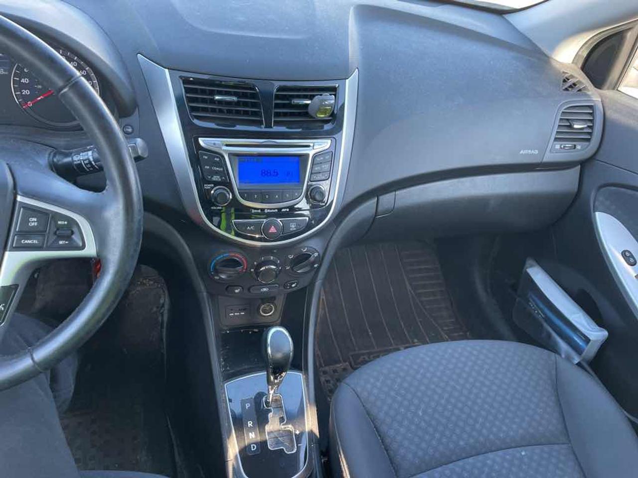 2012 Hyundai Accent  Photo
