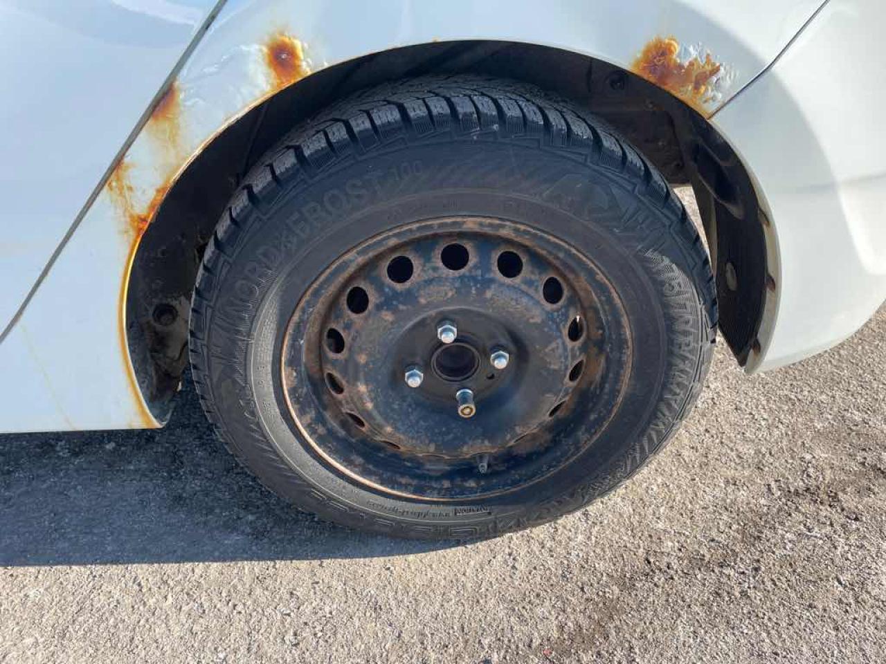 2012 Hyundai Accent  - Photo #21