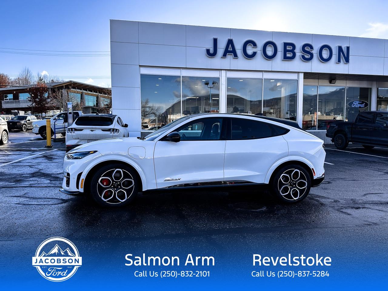 2024 Ford Mustang Mach-E GT Photo1