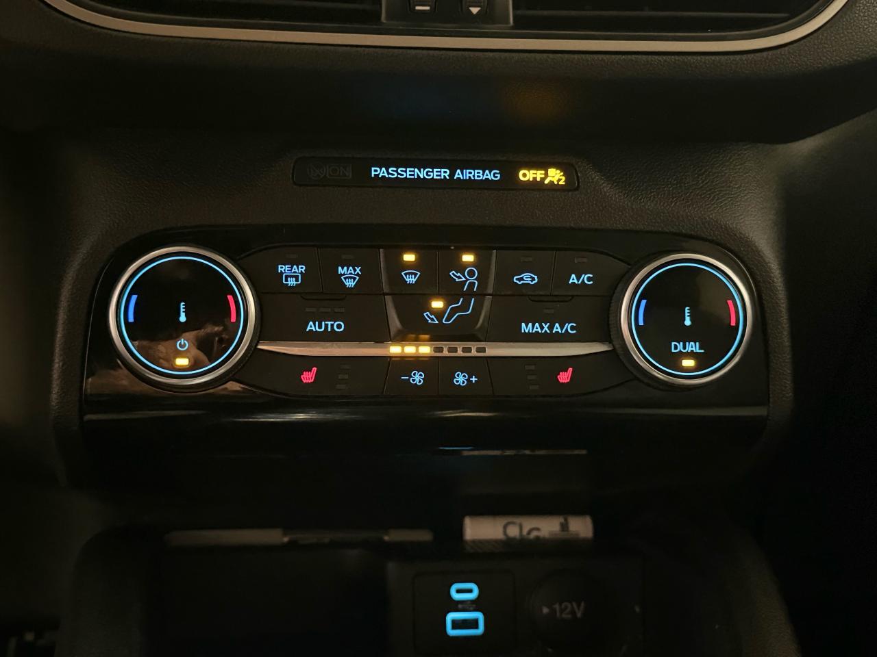 2022 Ford Escape SE Photo