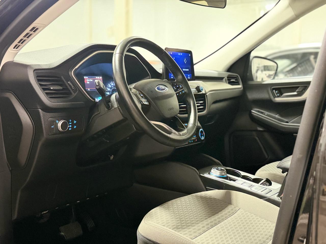 2022 Ford Escape SE Photo