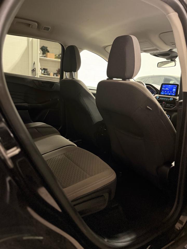 2022 Ford Escape SE Photo