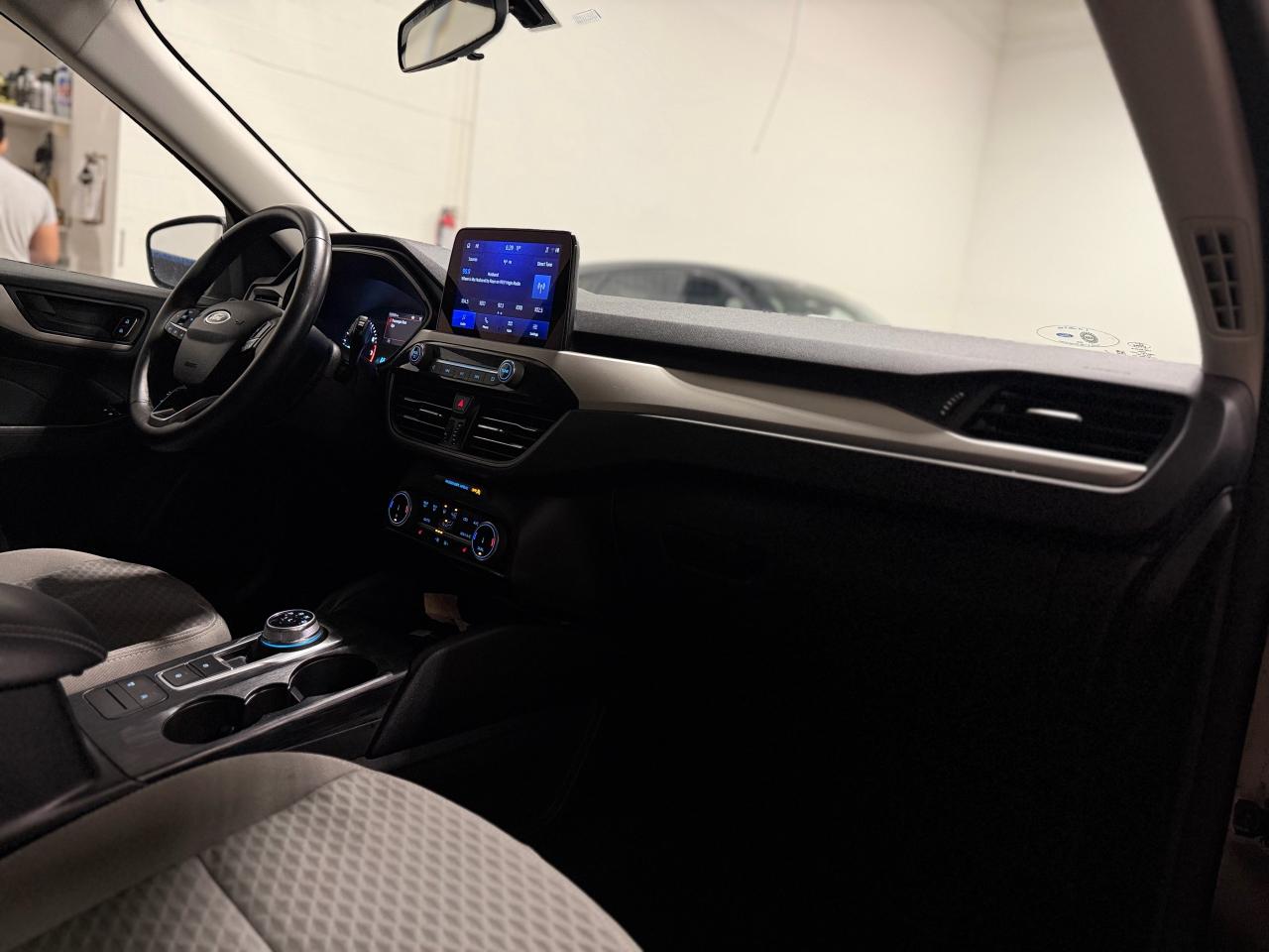 2022 Ford Escape SE Photo