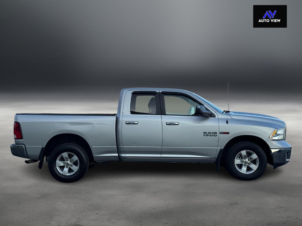 2014 RAM 1500 SLT **CLEAN CARFAX** Photo4