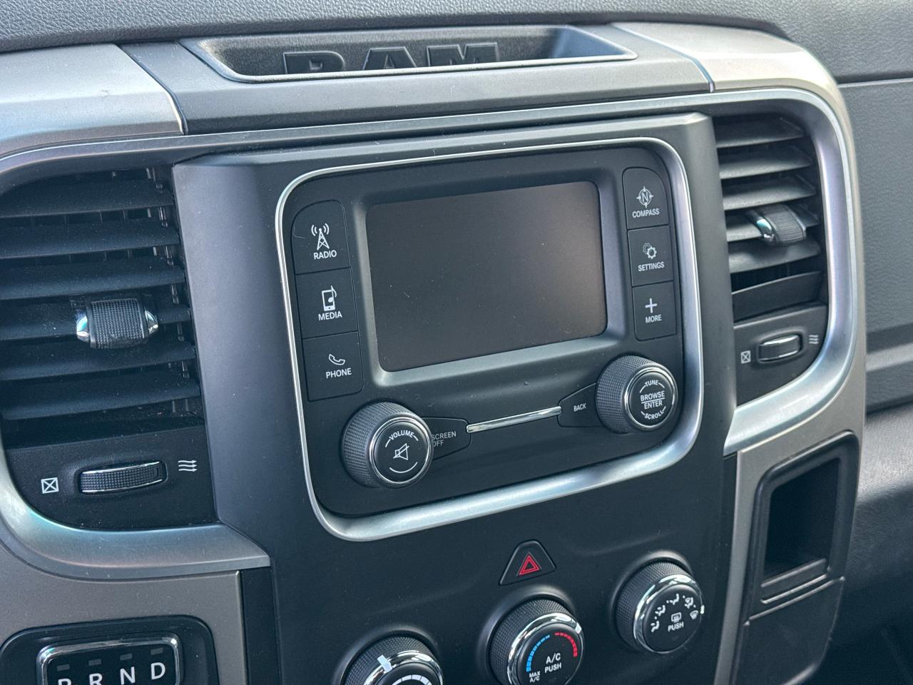 2014 RAM 1500 SLT **CLEAN CARFAX** - Photo #23