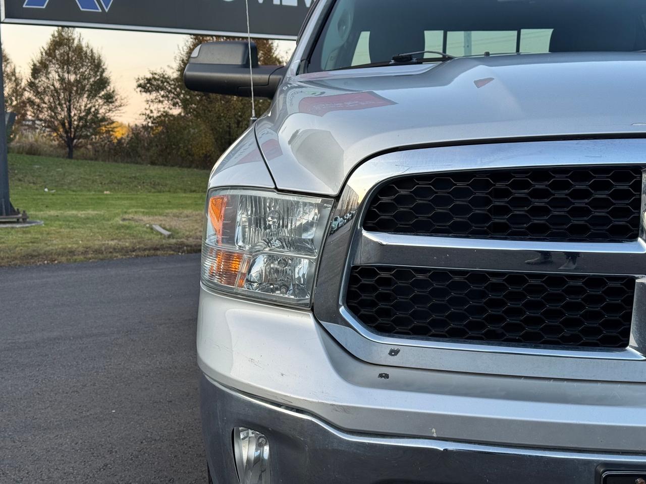 2014 RAM 1500 SLT **CLEAN CARFAX** - Photo #12
