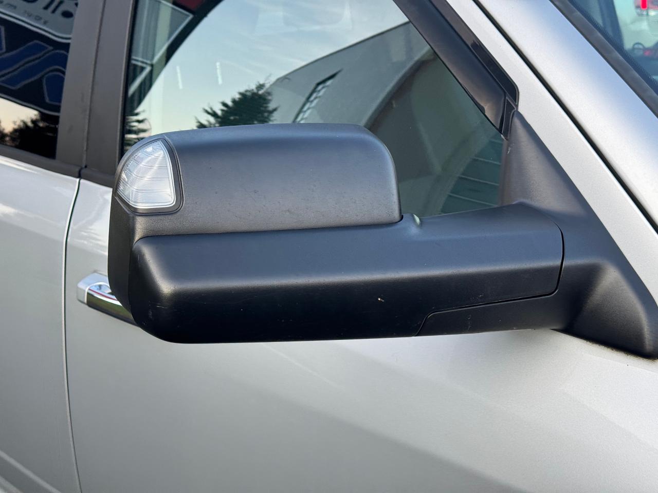 2014 RAM 1500 SLT **CLEAN CARFAX** - Photo #14