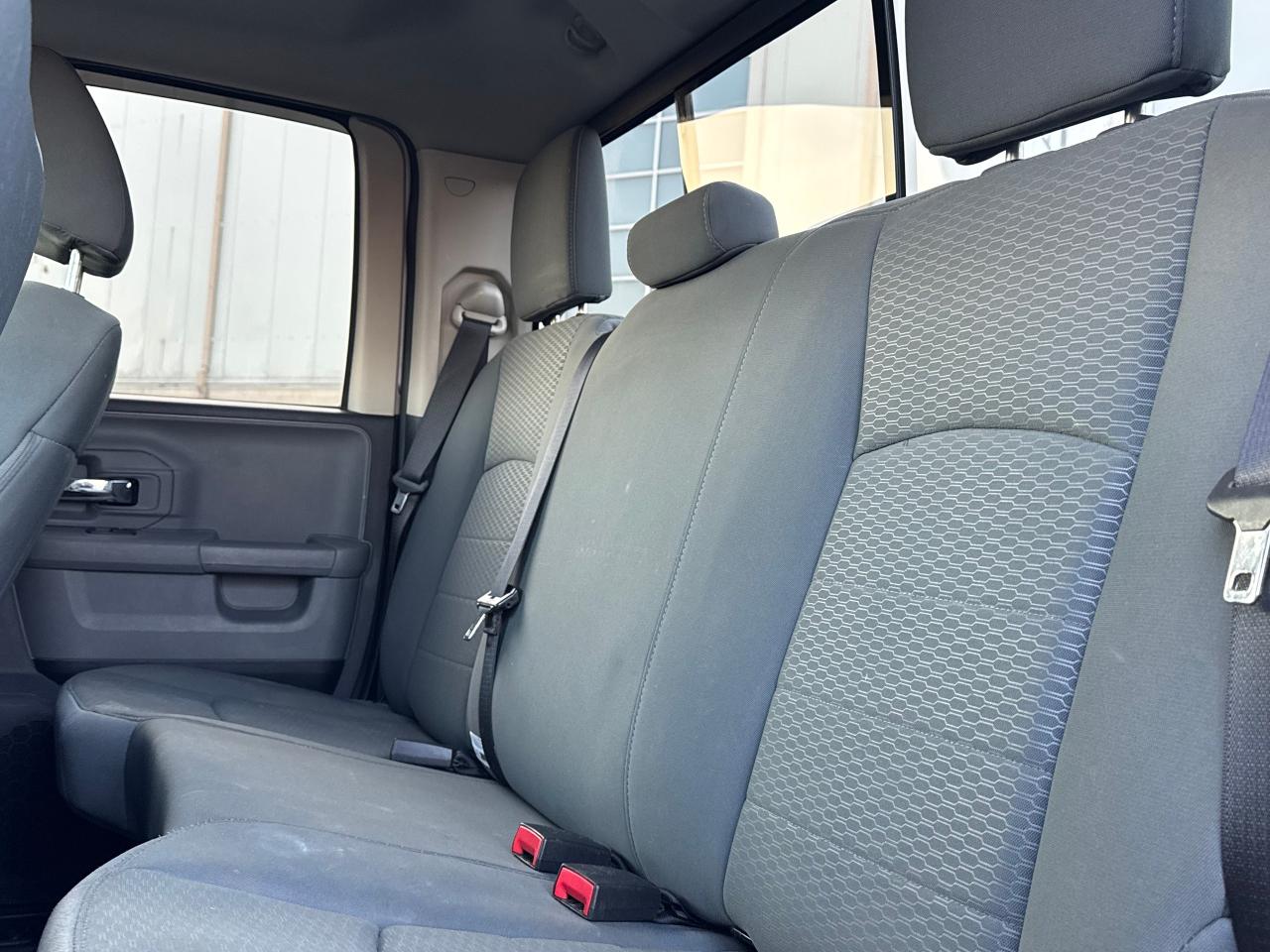 2014 RAM 1500 SLT **CLEAN CARFAX** - Photo #31