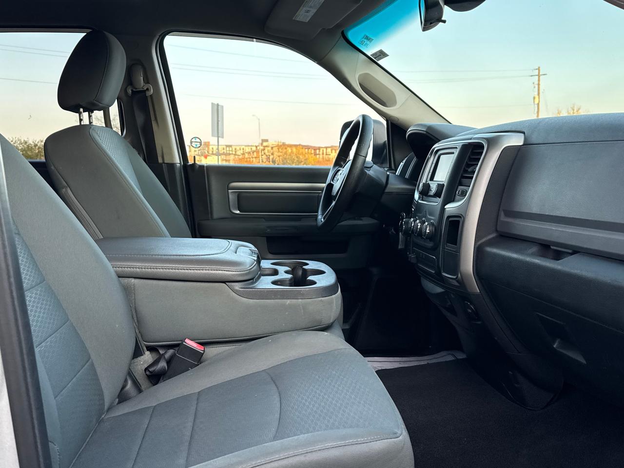 2014 RAM 1500 SLT **CLEAN CARFAX** - Photo #32