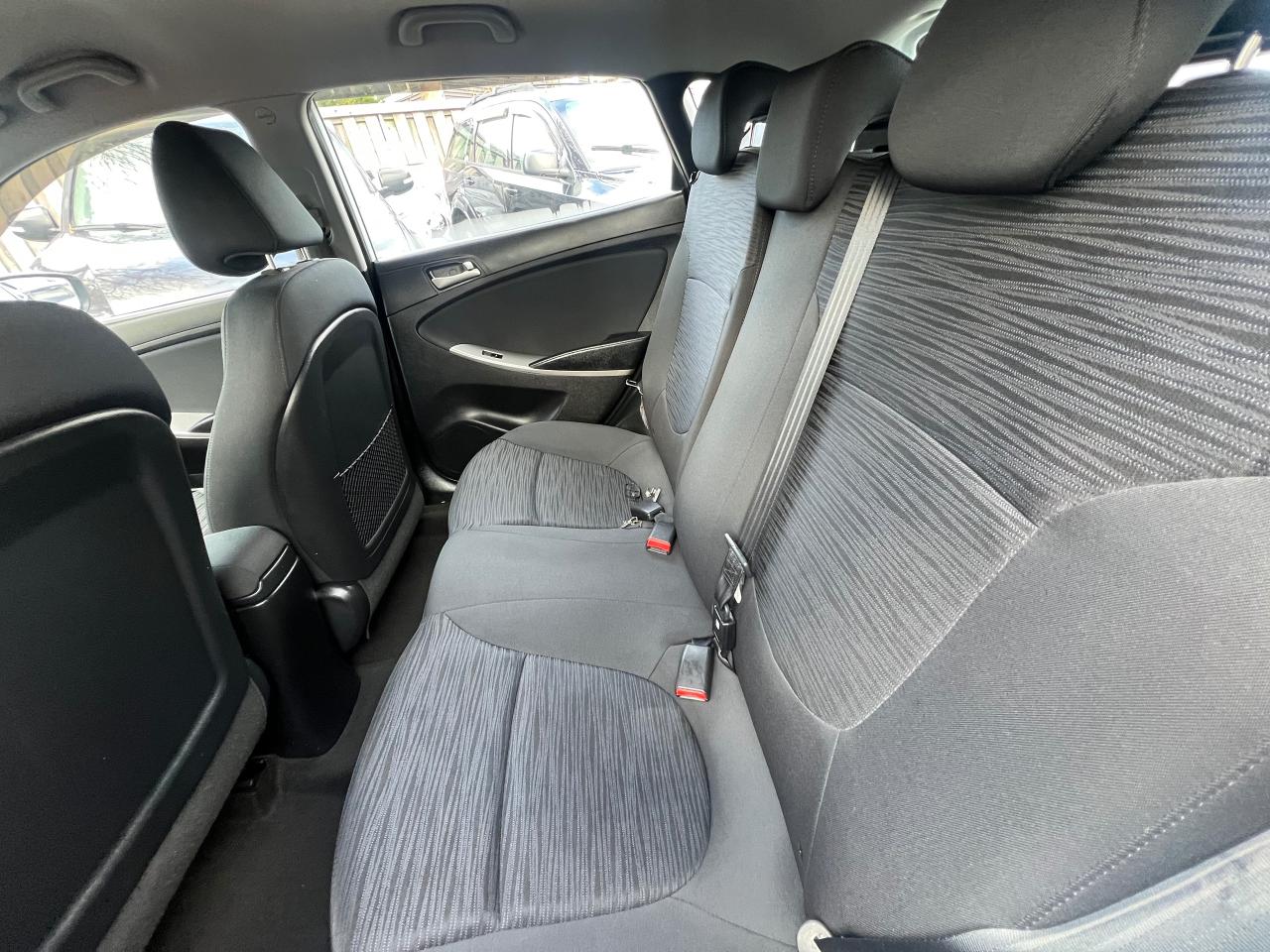 2016 Hyundai Accent GL-EXTRA CLEAN-HEATED SEATS-BLUETOOTH & MORE - Photo #12