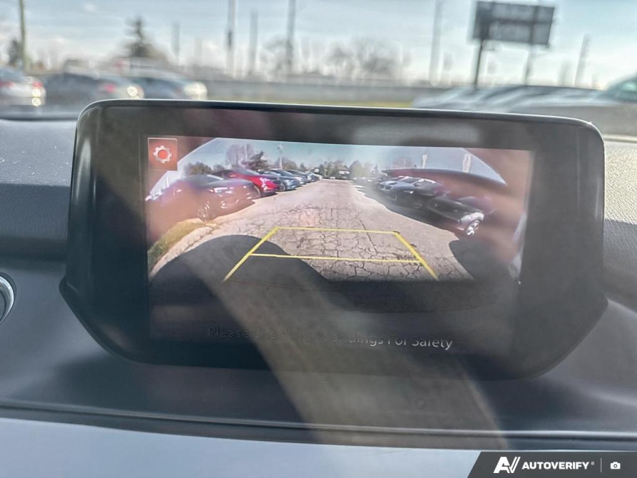 2017 Mazda MAZDA6 GS / NO ACCIDENTS / NAV / HTD STEERING / REAR CAM Photo