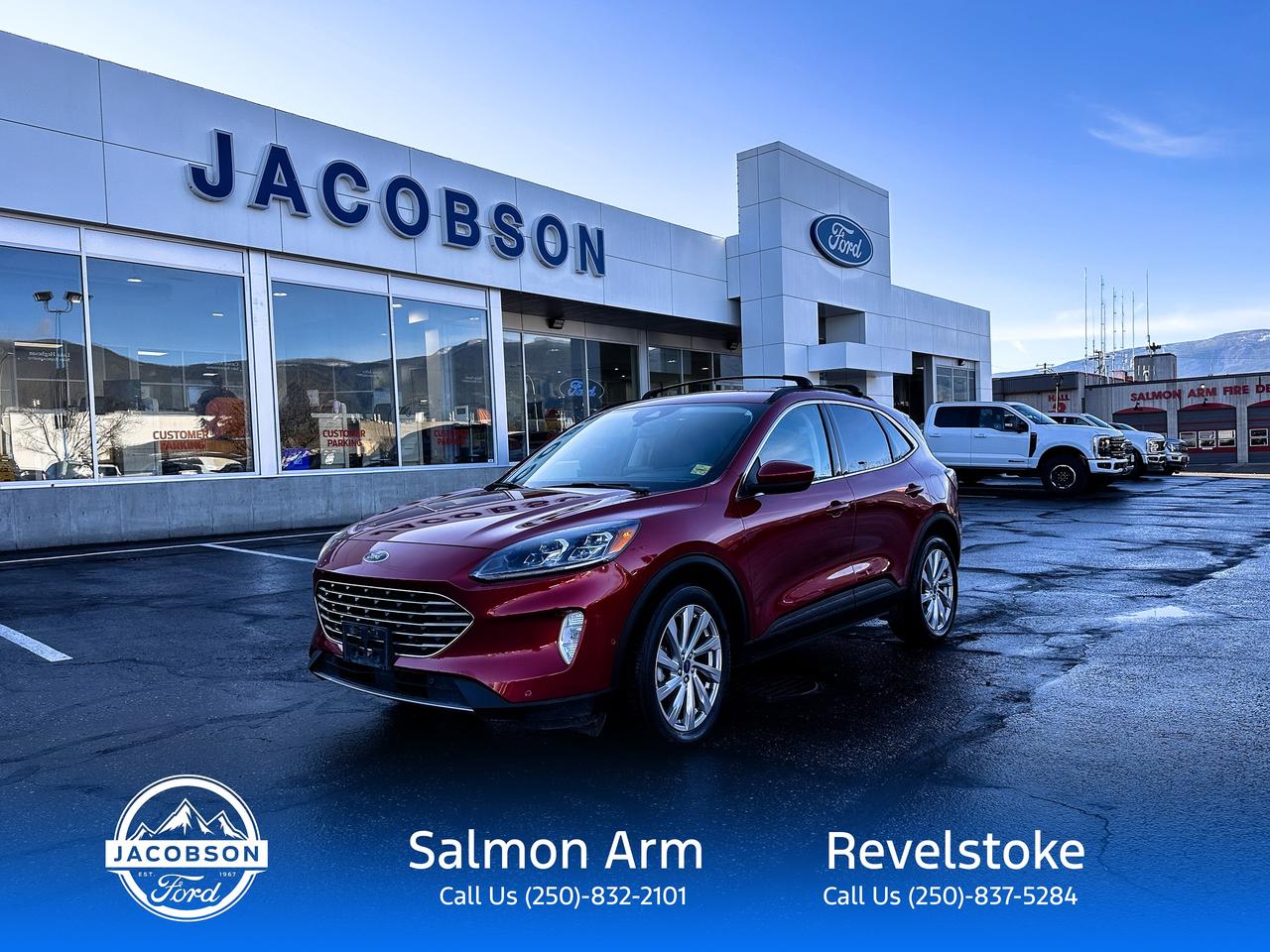 2022 Ford Escape Titanium Photo0