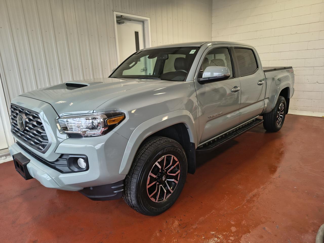 2022 Toyota Tacoma TRD SPORT 4X4 Photo0