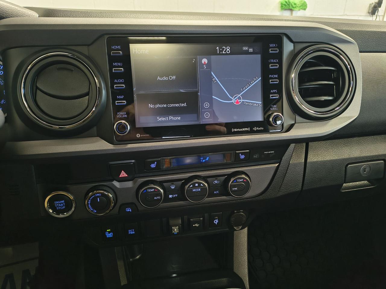 2022 Toyota Tacoma TRD SPORT 4X4 Photo0