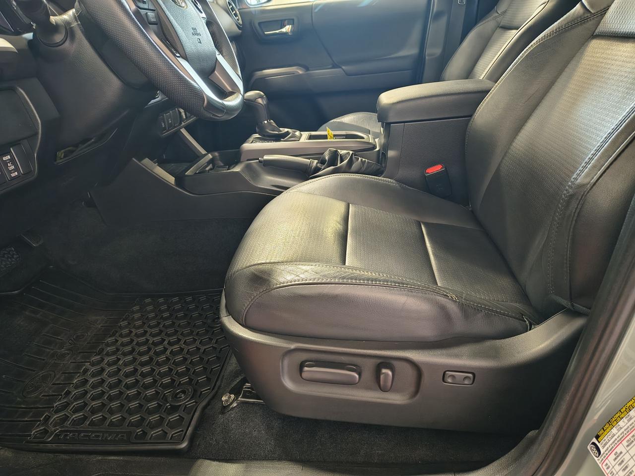 2022 Toyota Tacoma TRD SPORT 4X4 Photo