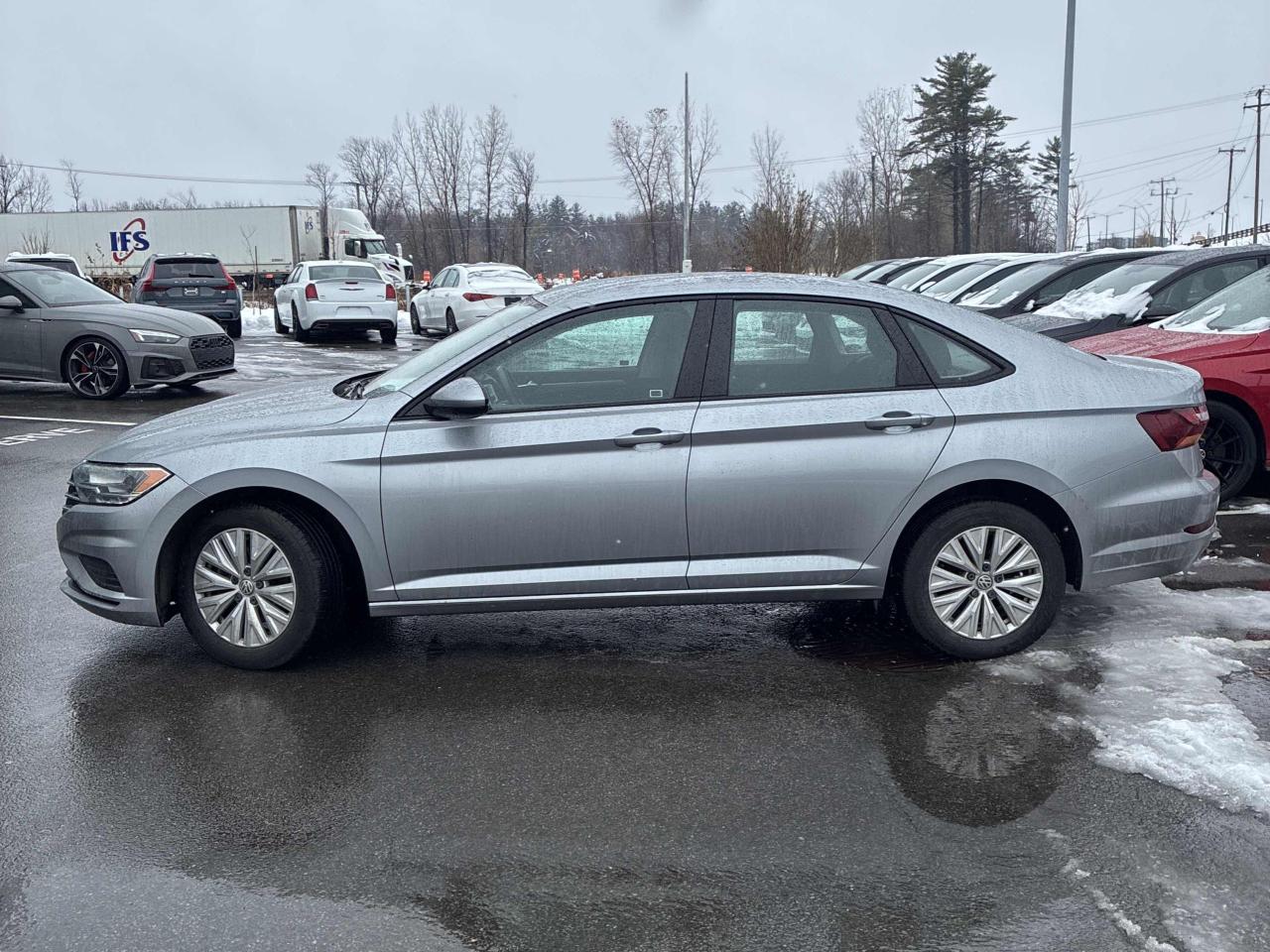 2019 Volkswagen Jetta Comfortline AUTO Photo2