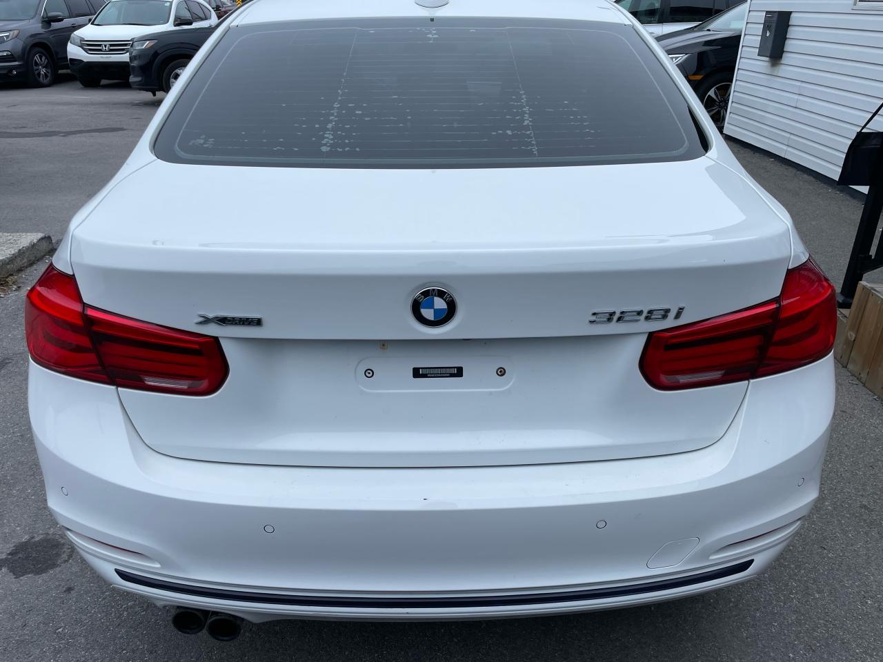 2016 BMW 3 Series 328i xDrive - Photo #5