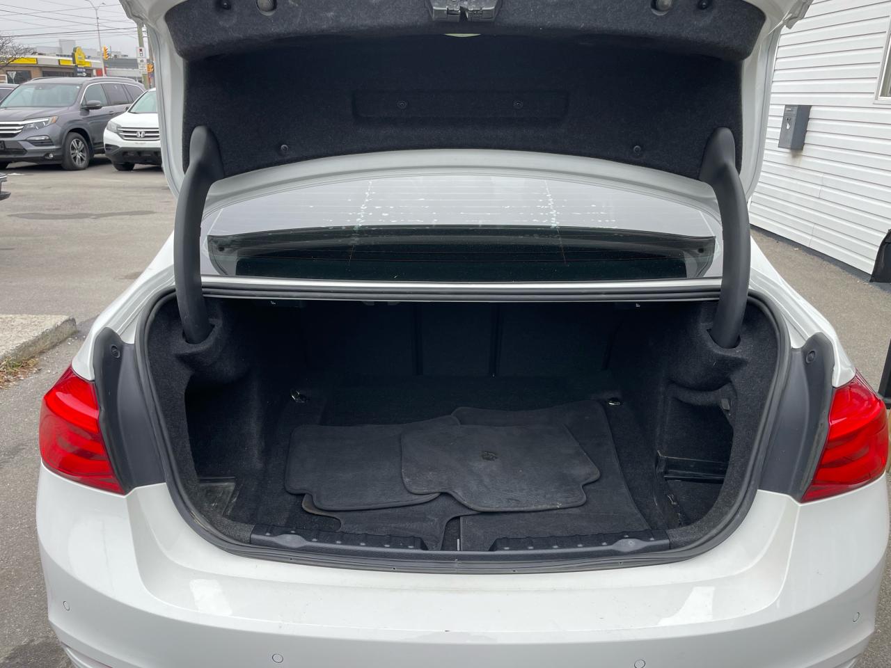 2016 BMW 3 Series 328i xDrive - Photo #6