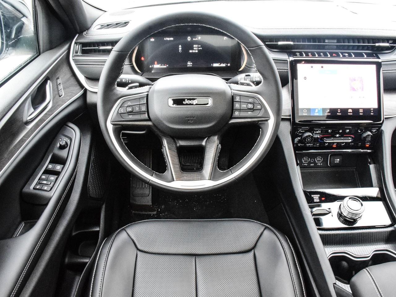 2025 Jeep Grand Cherokee L Limited 4x4 Photo