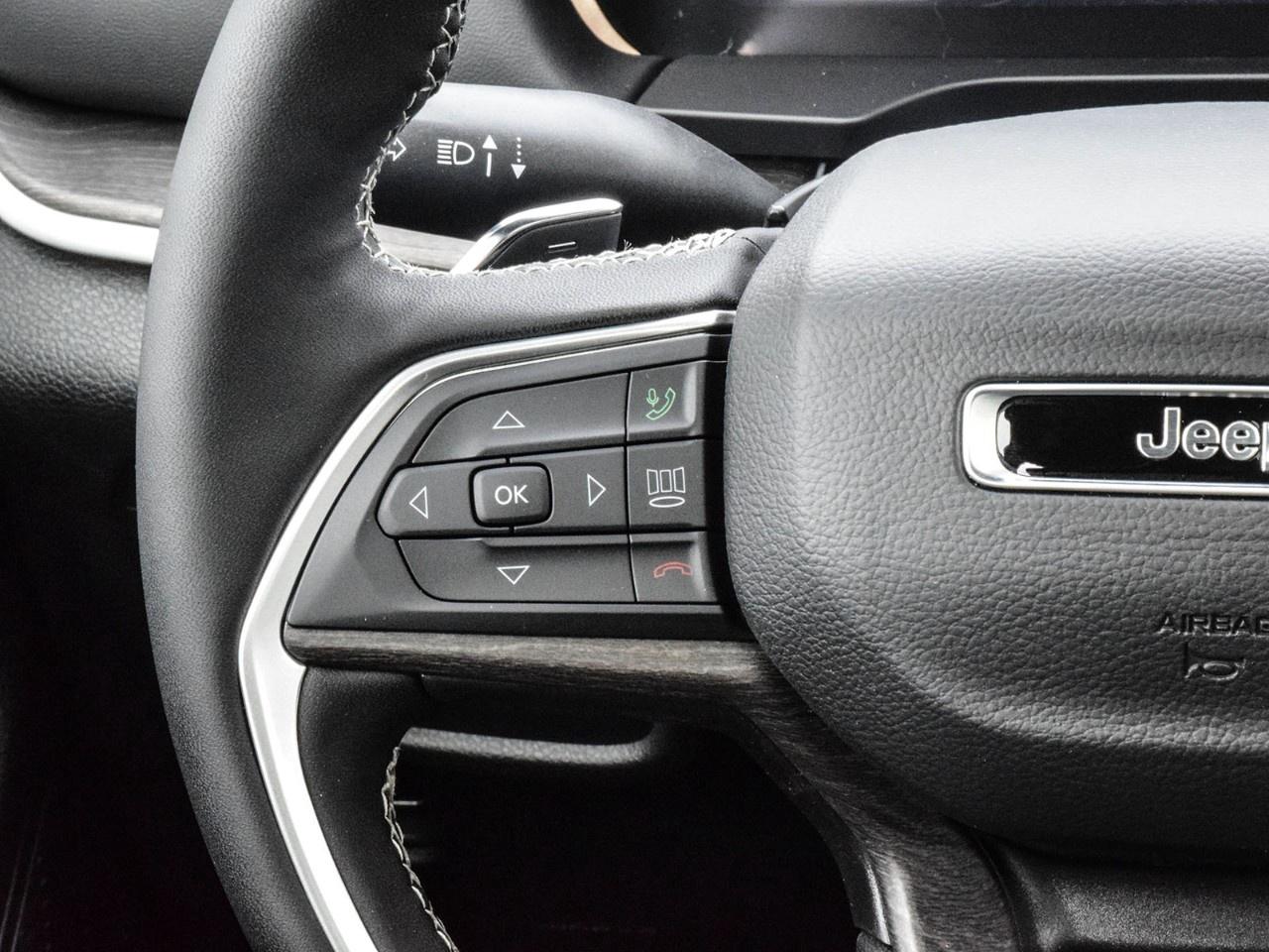 2025 Jeep Grand Cherokee L Limited 4x4 Photo