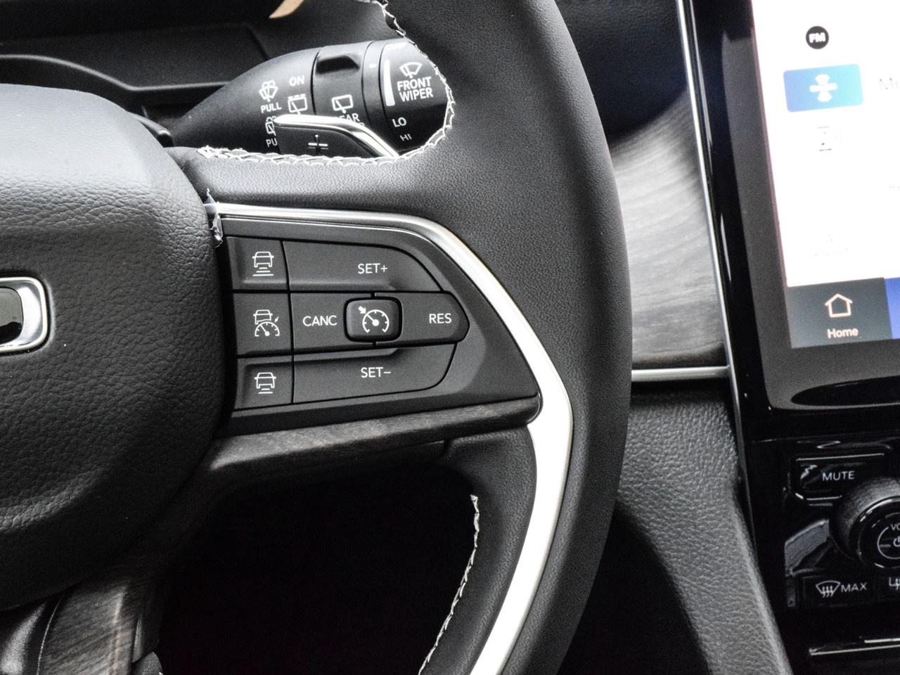 2025 Jeep Grand Cherokee L Limited 4x4 Photo