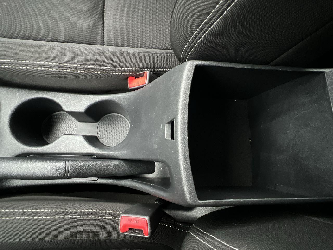 2023 Hyundai Venue Preferred HEATED FRONT SEATS, BACK UP CAMERA, CRUISE CONTROL!! Photo