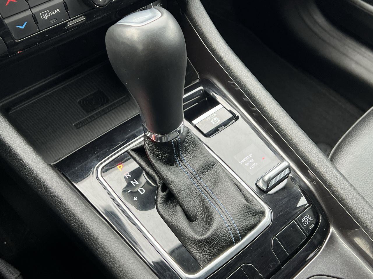 2022 Jeep Compass North 4X4, MOONROOF, HEATED FRONT SEATS, SIRIUS XM, NAV, POWER LIFTGATE, REMOTE START!! Photo