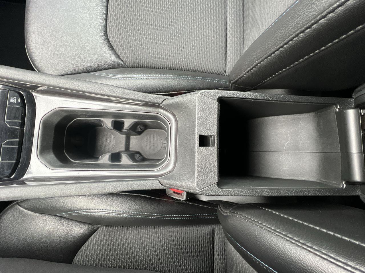 2022 Jeep Compass North 4X4, MOONROOF, HEATED FRONT SEATS, SIRIUS XM, NAV, POWER LIFTGATE, REMOTE START!! Photo