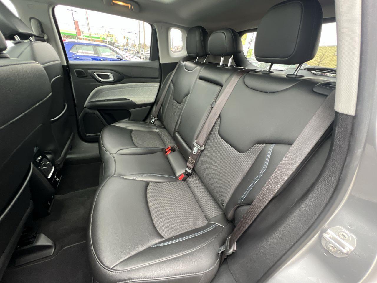 2022 Jeep Compass North 4X4, MOONROOF, HEATED FRONT SEATS, SIRIUS XM, NAV, POWER LIFTGATE, REMOTE START!! Photo