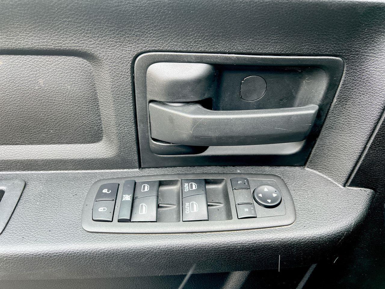 2022 RAM 3500 Tradesman 4X4, CRUISE CONTROL, BACK UP CAM, NAV, SIRIUS XM!! Photo