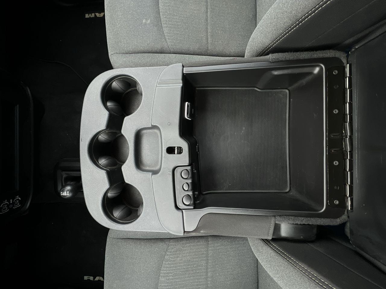 2022 RAM 3500 Tradesman 4X4, CRUISE CONTROL, BACK UP CAM, NAV, SIRIUS XM!! Photo