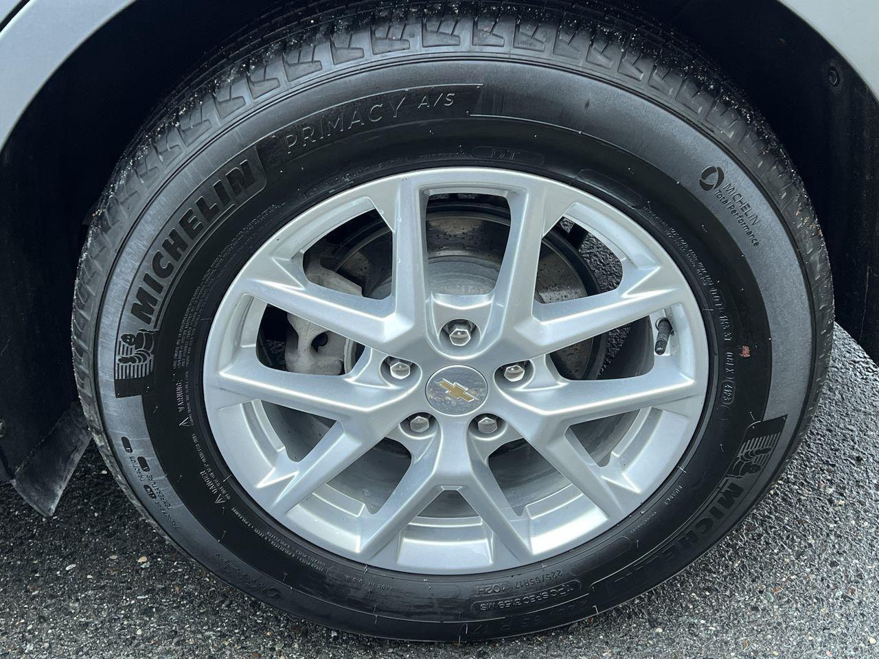 2024 Chevrolet Equinox LT HEATED FRONT SEATS, CRUISE CONTROL, SIRIUS XM, POWER LIFTGATE, BACK UP CAM, REMOTE START!! Photo