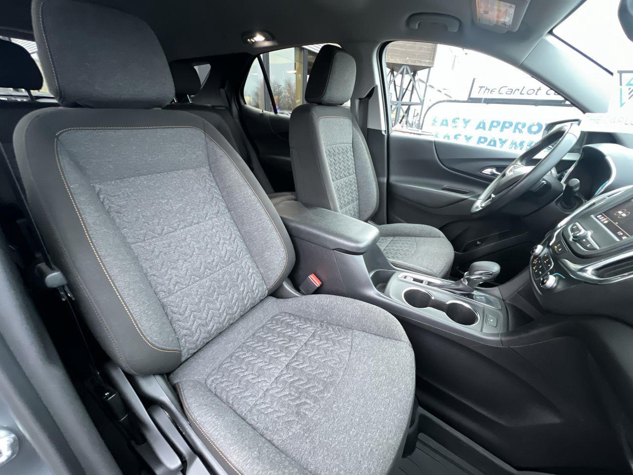 2024 Chevrolet Equinox LT HEATED FRONT SEATS, CRUISE CONTROL, SIRIUS XM, POWER LIFTGATE, BACK UP CAM, REMOTE START!! Photo