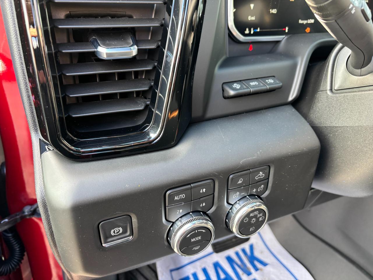 2026 GMC Sierra 2500 HD 2026 GMC Sierra 2500HD AT4 Crew Cab 4WD Photo