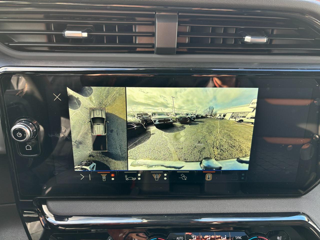 2026 GMC Sierra 2500 HD 2026 GMC Sierra 2500HD AT4 Crew Cab 4WD Photo