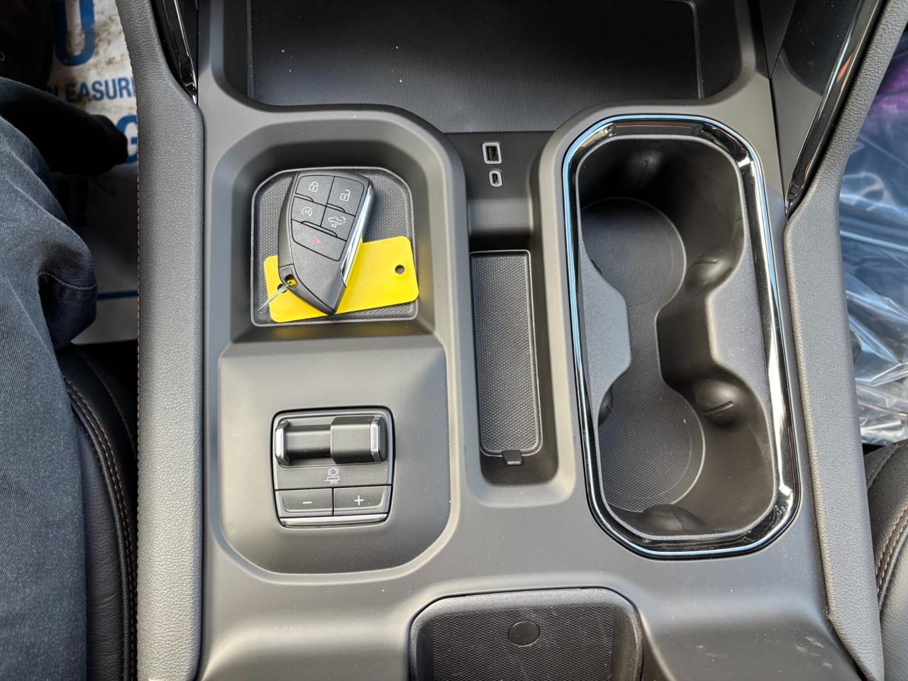 2026 GMC Sierra 2500 HD 2026 GMC Sierra 2500HD AT4 Crew Cab 4WD Photo