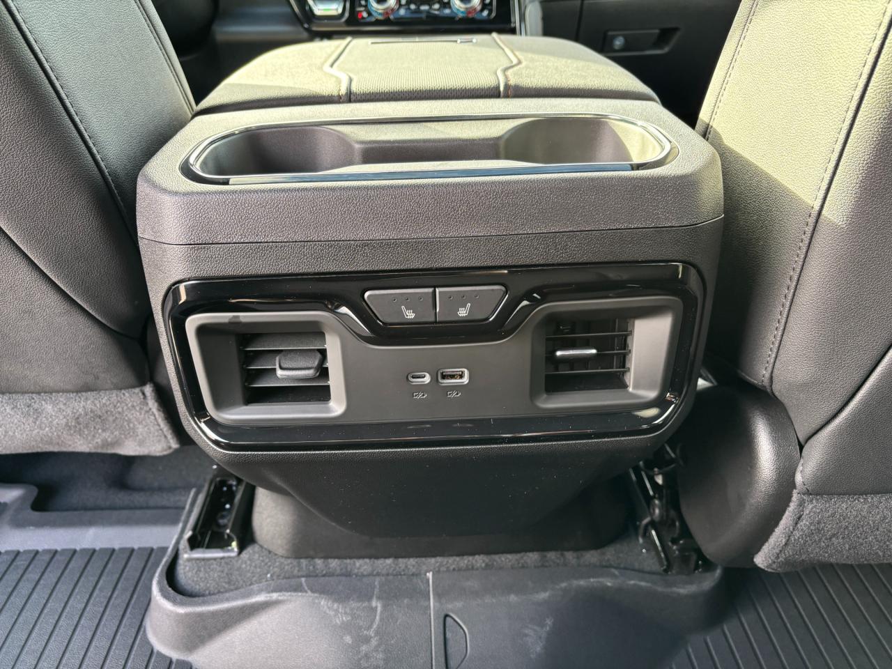 2026 GMC Sierra 2500 HD 2026 GMC Sierra 2500HD AT4 Crew Cab 4WD Photo