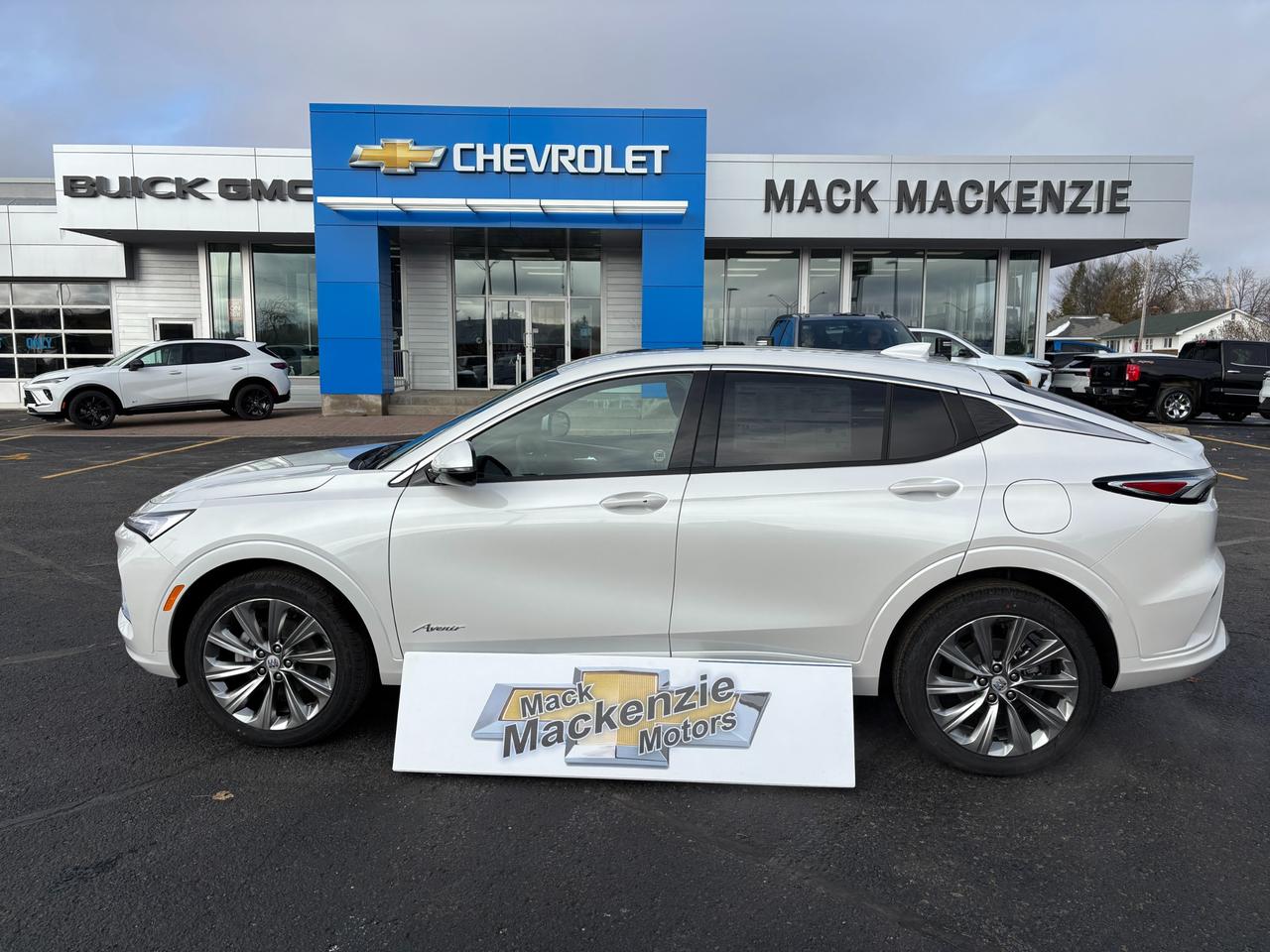 2026 Buick Envista 2026 Buick Envista Avenir FWD Photo3