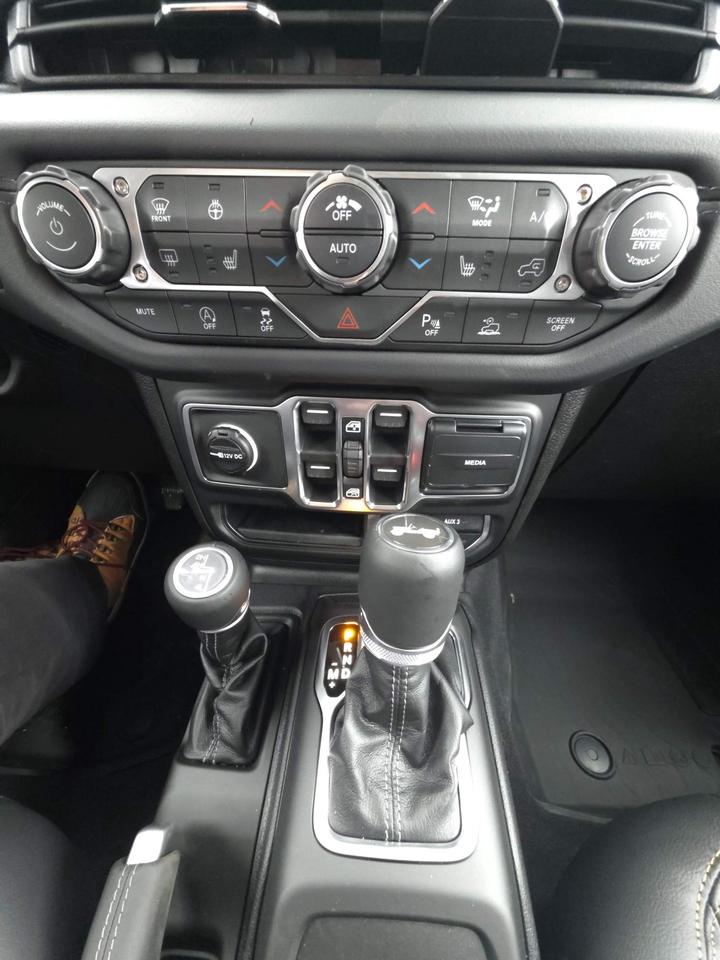 2026 Jeep Wrangler Sahara 0% Financing up to 60 months! Photo