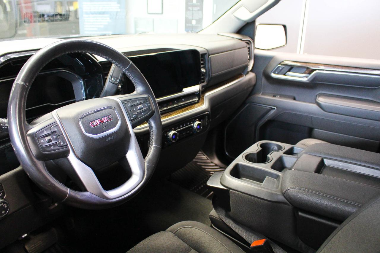 2022 GMC Sierra 1500 SLE 4X4 - CLOTH UPHOLSTERY - HEATED FRONT SEATS/STEERING WHEEL - CLEAN CARFAX Photo