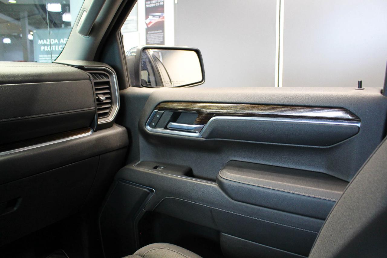 2022 GMC Sierra 1500 SLE 4X4 - CLOTH UPHOLSTERY - HEATED FRONT SEATS/STEERING WHEEL - CLEAN CARFAX Photo