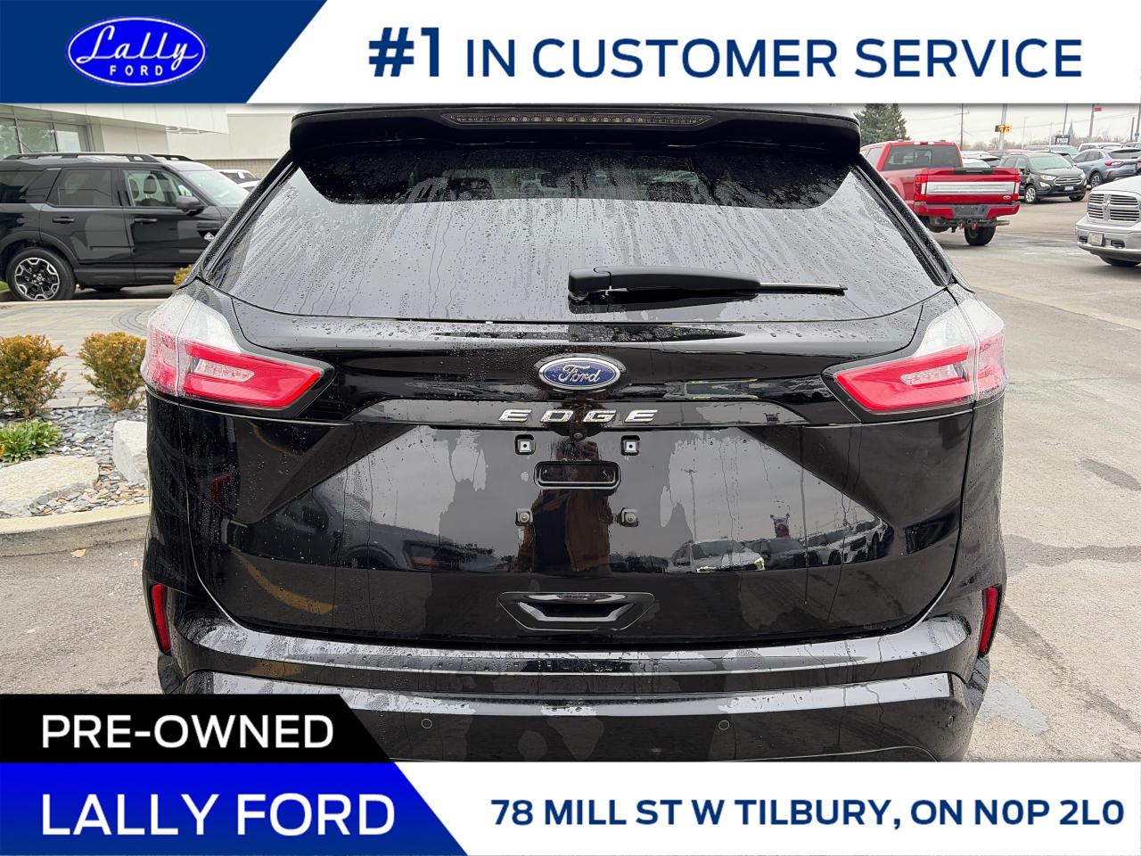 2024 Ford Edge ST Line Moonroof, Nav, One Owner! Photo3