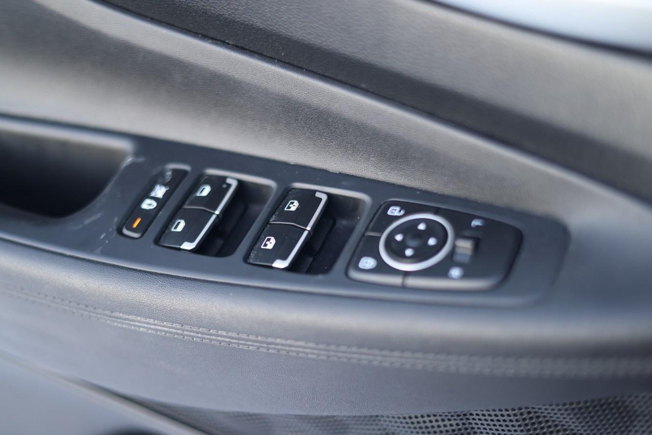 2019 Hyundai Santa Fe 2.0T Preferred AWD w/Sunroof Photo