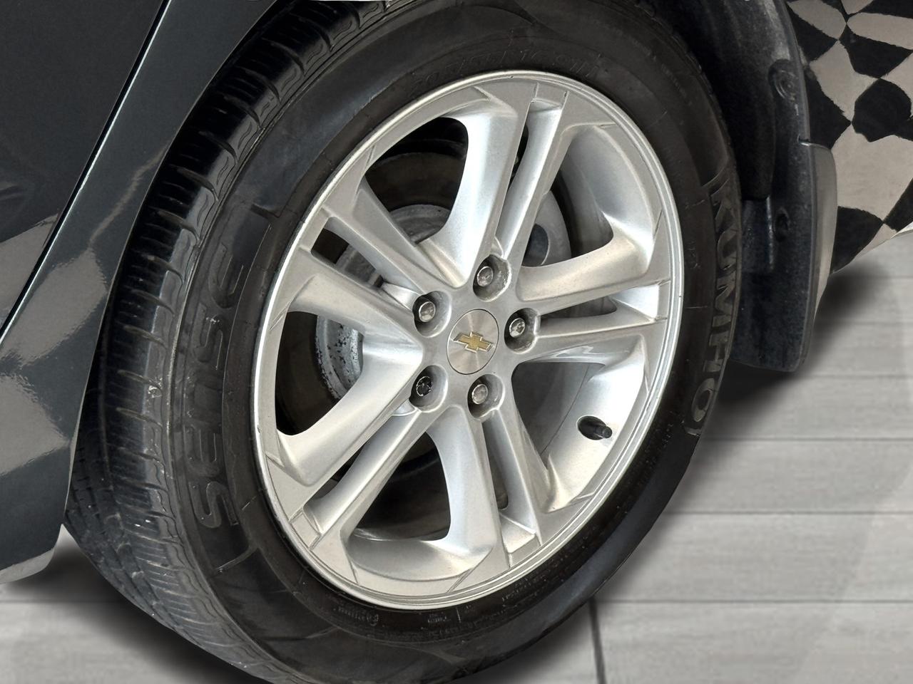 2017 Chevrolet Cruze LT+Camera+ApplePlay+CLEAN CARFAX Photo