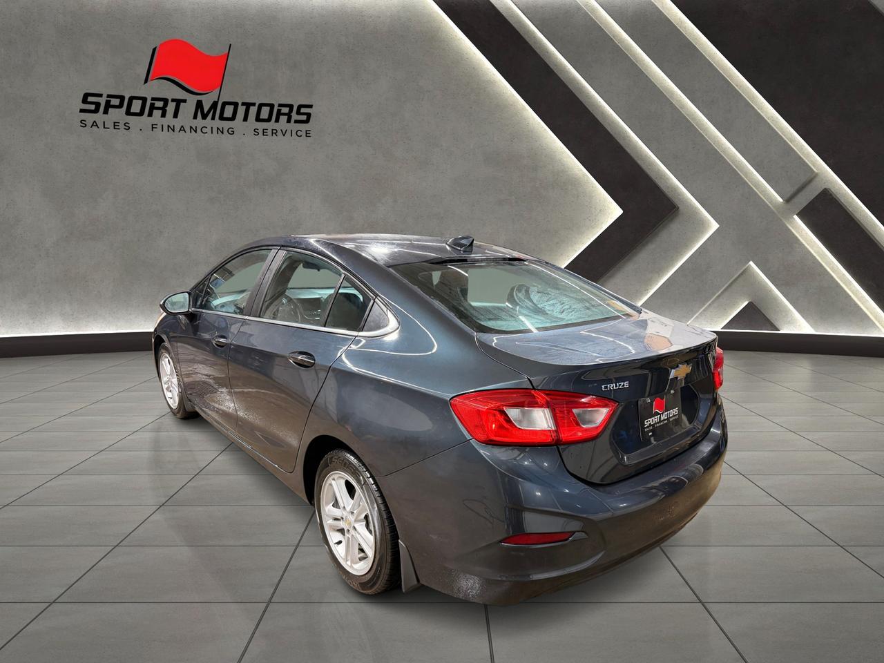 2017 Chevrolet Cruze LT+Camera+ApplePlay+CLEAN CARFAX Photo