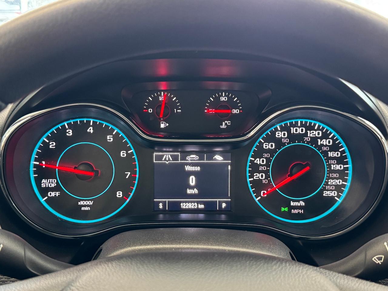 2017 Chevrolet Cruze LT+Camera+ApplePlay+CLEAN CARFAX Photo