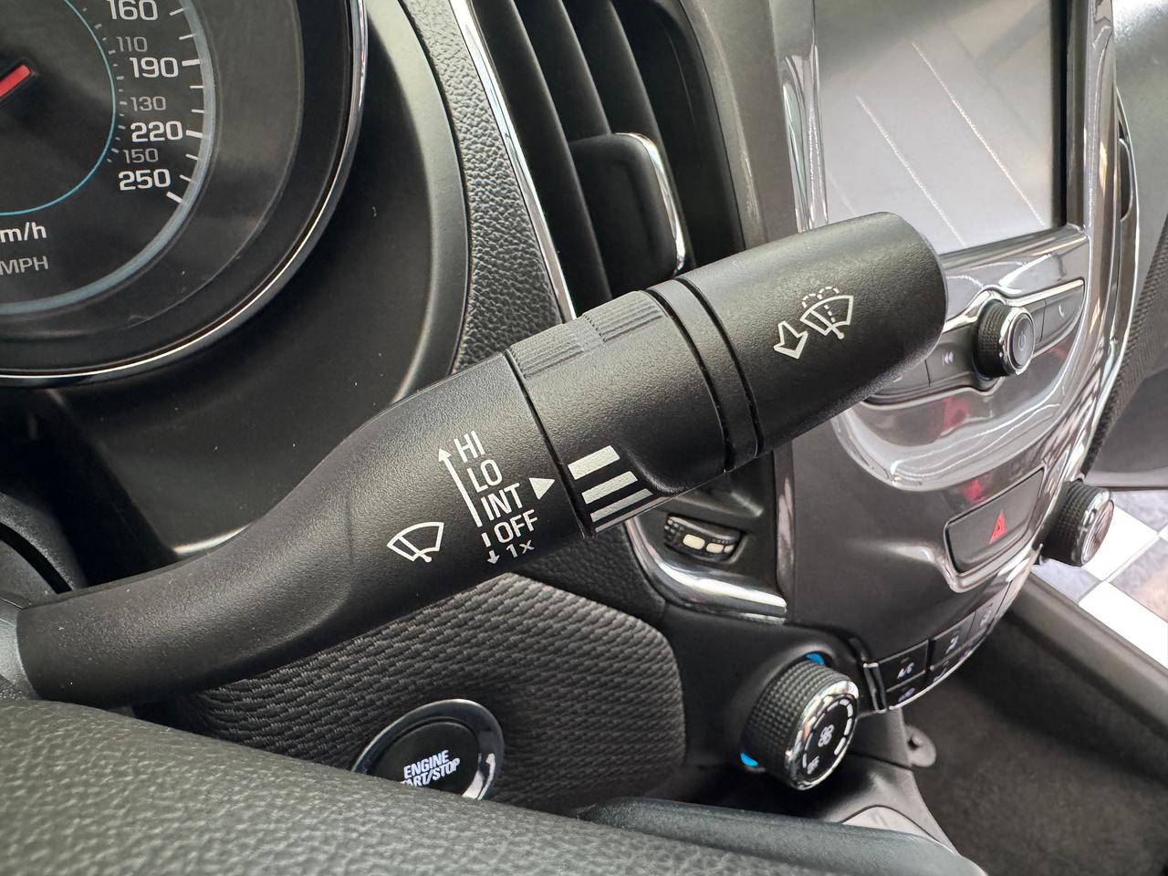 2017 Chevrolet Cruze LT+Camera+ApplePlay+CLEAN CARFAX Photo