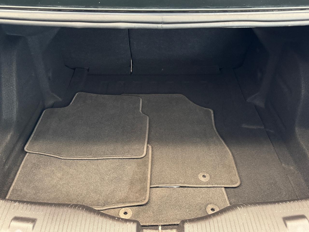 2017 Chevrolet Cruze LT+Camera+ApplePlay+CLEAN CARFAX Photo