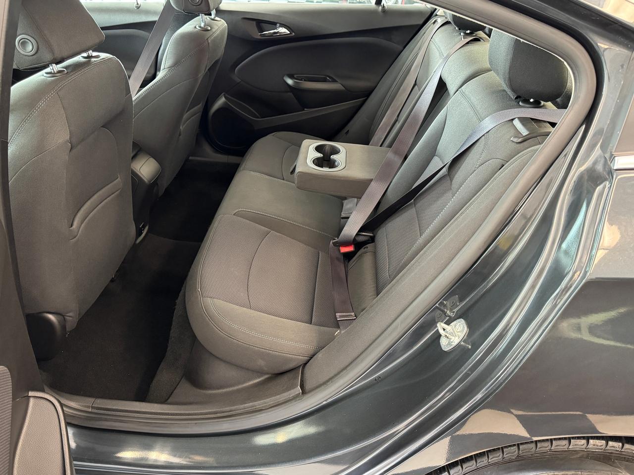 2017 Chevrolet Cruze LT+Camera+ApplePlay+CLEAN CARFAX Photo