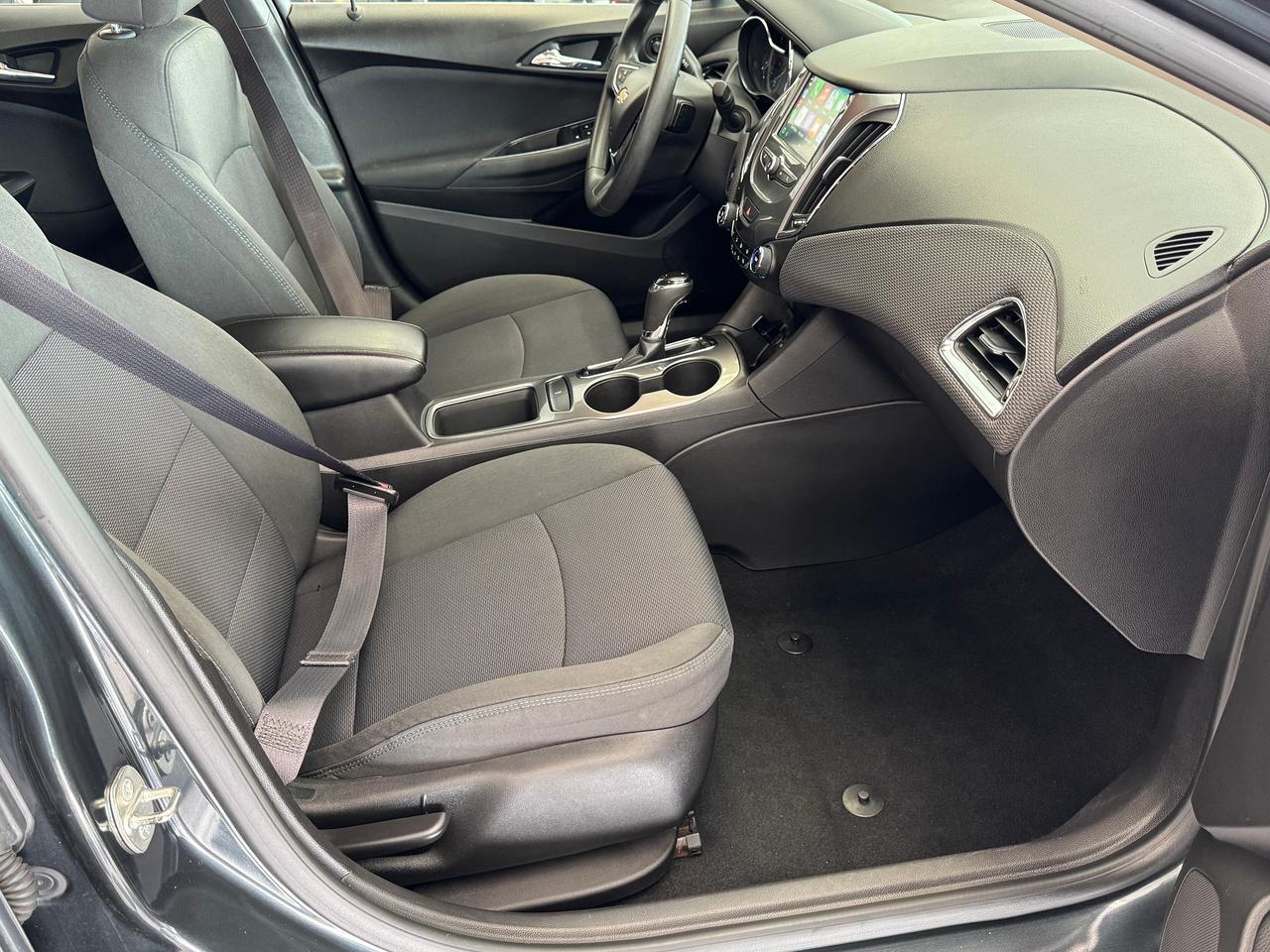 2017 Chevrolet Cruze LT+Camera+ApplePlay+CLEAN CARFAX Photo